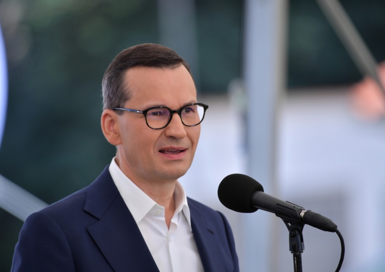 Premier o 14. emeryturze Ruszyły wypłaty 14. emerytury. Premier: „Państwo traktuje z szacunkiem ludzi, którzy całe życie pracowali na nasz wspólny dobrobyt” [WIDEO]
