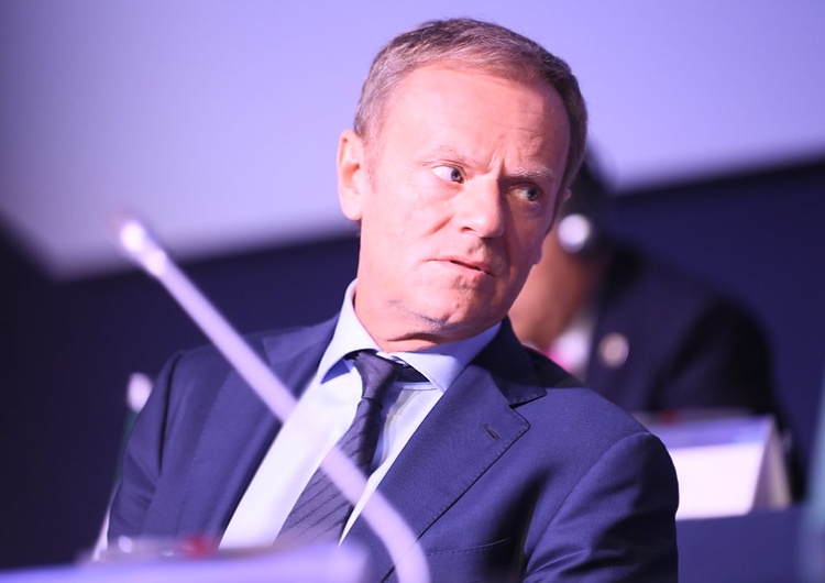 Donald Tusk Minister Dera o Tusku: „Niech jedzie do Brukseli, niech poprosi o jakieś stanowisko, tam nikt nie będzie go wybierał”
