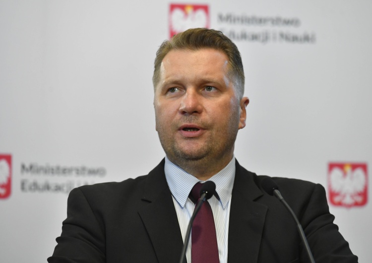Szef MEiN Przemysław Czarnek „Zmasowany, pełen nienawiści hejt oparty na kłamstwie”. Minister Czarnek broni prof. Roszkowskiego i podręcznika HiT