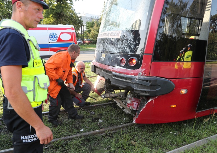 Łódź. Zderzenie tramwajów Łódź: Zderzenie tramwajów w centrum miasta. Są pierwsze ustalenia służb