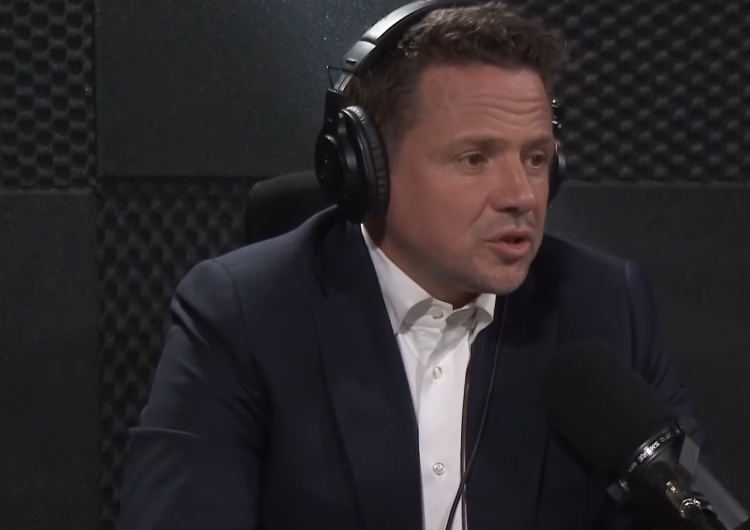 PiS obrzydza Polakom UE? Trzaskowski krytycznie nt. partii rządzącej