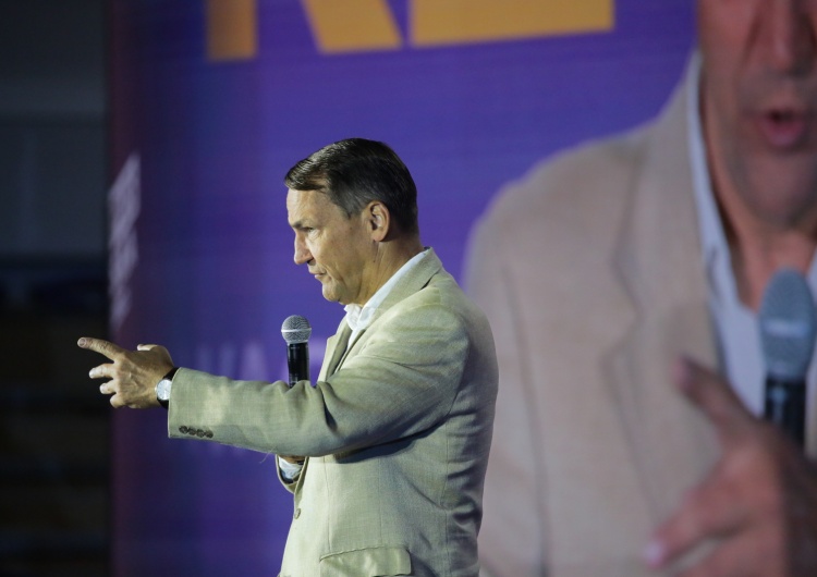 Radosław Sikorski „Czysta propaganda, bajki dla naiwnych”. Sikorski mówi o „szczuciu” na Niemcy i dodaje, że reparacji nie będzie