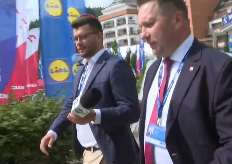  „No nie, czy pan mówi po polsku?” Minister Czarnek nie wytrzymał w rozmowie z dziennikarzem TVN [WIDEO]