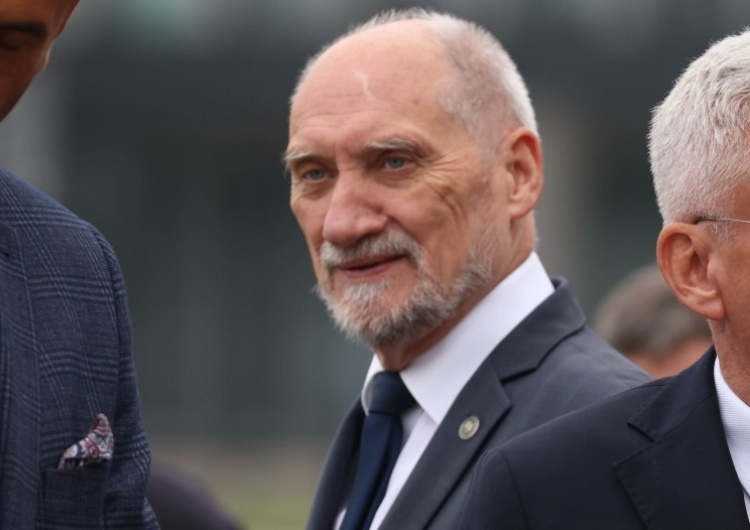 „Kłamstwa i manipulacje. TVN ukrył kluczowy wniosek”. Ostre oświadczenie podkomisji smoleńskiej ws. materiału TVN