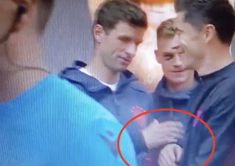 Robert Lewandowski, Thomas Mueller Media: Jemu Lewandowski nie podał ręki w tunelu. Mamy nagranie [WIDEO]