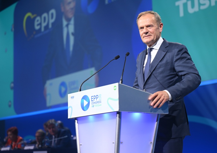 Wprost: „Niemieccy politycy mówią o stanowisku dla Tuska w strukturach UE”. Polityk PO: Zgodziłby się