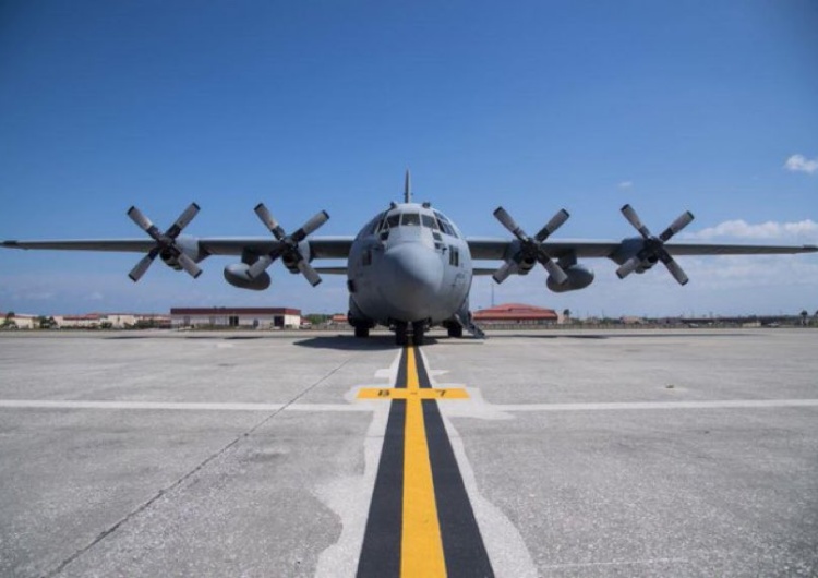 Zakupiony przez Polskę samolot transportowy produkcji amerykańskiej C-130H Hercules Andrew A. Michta: Wojna na Ukrainie już zmieniła Europę. Istotny wzrost znaczenia Polski