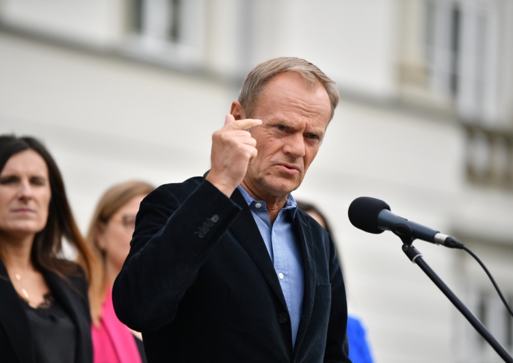 Donald Tusk Poboży: „Tusk powinien wstydzić się za siebie”
