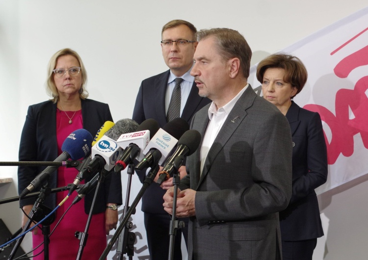Briefing prasowy z udziałem Piotra Dudy, przewodniczącego Komisji Krajowej i członków rządu [Wideo] Piotr Duda: Dzisiejsze spotkanie oznacza, że jest dialog między stroną społeczną a rządem 