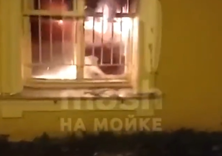  Mobilizacja rezerw w Rosji. Niezadowoleni Rosjanie podpalili budynek wojska? [WIDEO]