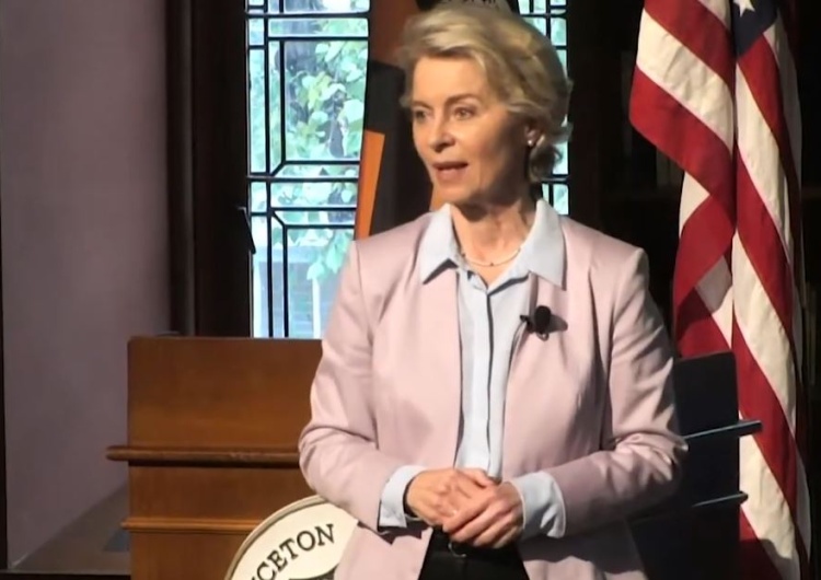 Przewodnicząca Komisji Europejskiej Ursula von der Leyen na debacie w Princeton University „Mamy narzędzia, jak w przypadku Polski i Węgier”. Von der Leyen grozi włoskim wyborcom? [WIDEO]