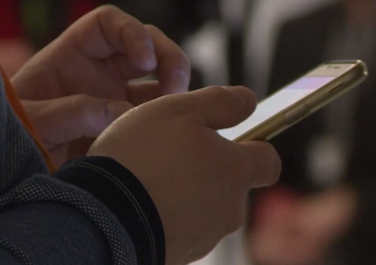 Telefon komórkowy Zadzwonił do rosyjskiej ambasady w Polsce jako