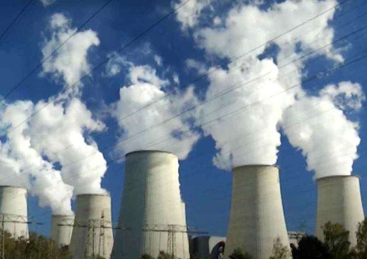 Elektrownia w Jänschwalde Tymczasem w Niemczech powrót do najmniej ekologicznych elektrowni na węgiel brunatny
