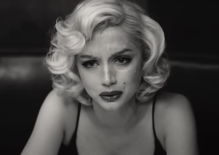 Ana de Armas jako Marylin Monroe w filmie 