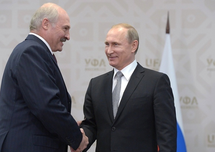 Władimir Putin i Aleksandr Łukaszenka Miarka się przebrała? „Putin grozi Łukaszence śmiercią lub pozbawieniem go władzy”