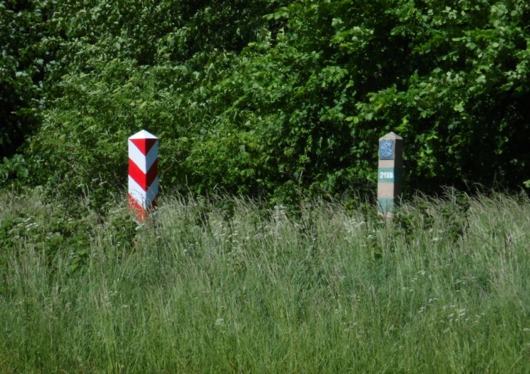 Granica polsko-rosyjska, Brzeźnica, gm. Srokowo, pow. kętrzyński. Wiceszef MSWiA: Zbudujemy zaporę perymetryczną na granicy z Rosją. Straż Graniczna uzyskała nowe środki