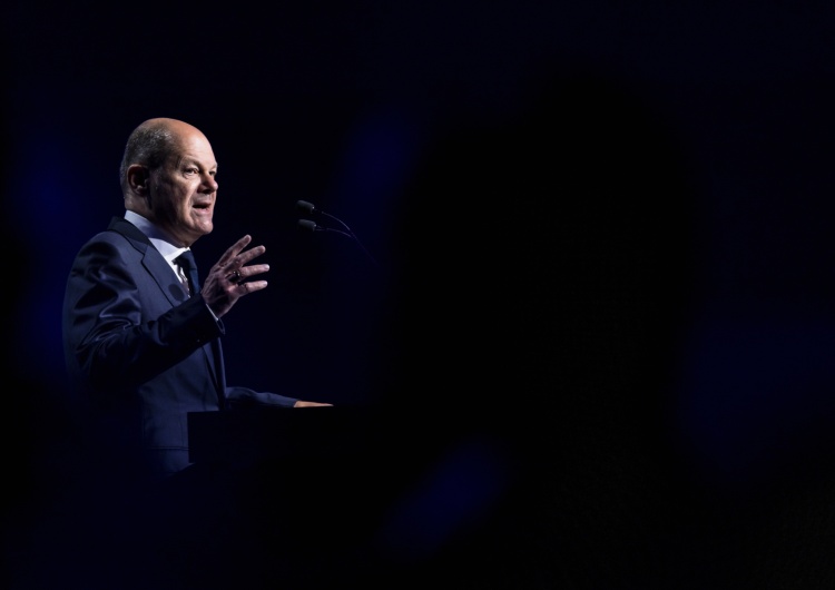 Olaf Scholz „Deklaruje solidarność, ale dba tylko o Niemcy”. Politico uderza w Olafa Scholza