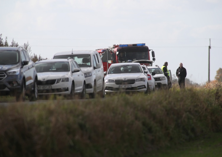 Żurawice, 12.10.2022. Straż pożarna na miejcu wycieku z rurociągu