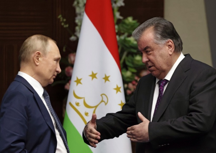 Emomali Rachmon i Władimir Putin „Chcemy, żeby nas szanowano. Gdzie coś naruszyliśmy?”. Prezydent Tadżykistanu zrugał Putina [WIDEO]