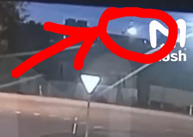 Katastrofa SU-34 w Jejsku Jest nowe nagranie katastrofy Su-34 w Jejsku. Samolot miał się zapalić jeszcze w powietrzu [WIDEO]