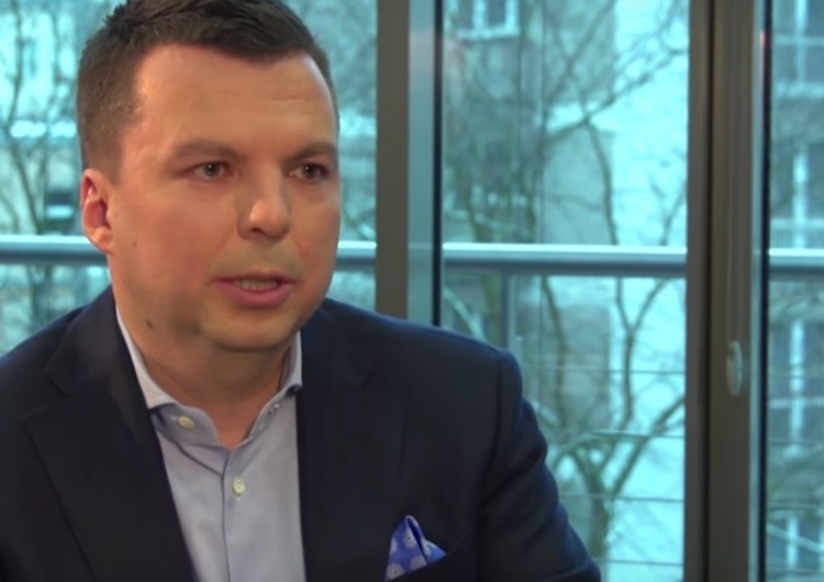 „Beneficjentem decyzji Tuska byli Rosjanie”. Falenta odpowiada szefowi PO