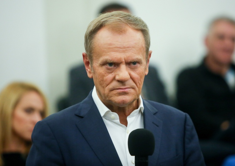 Donald Tusk Kaczyński wbija szpilę Tuskowi.