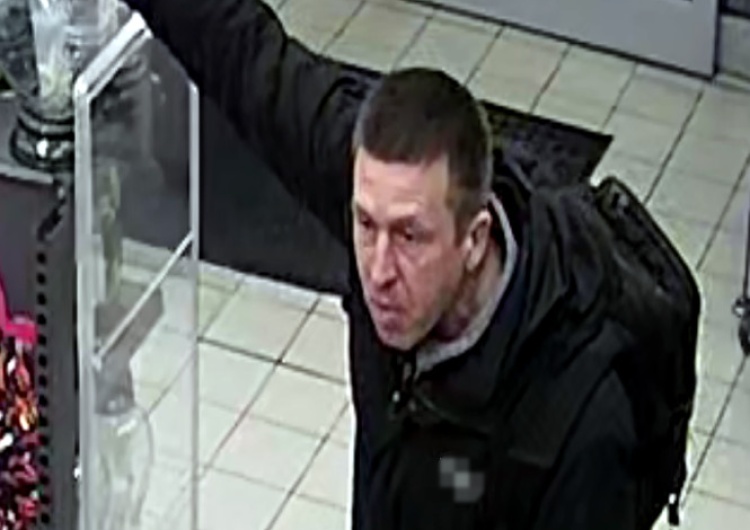 Podejrzany Pobił ekspedientkę sklepu na warszawskiej Ochocie. Policja prosi o pomoc w ujęciu sprawcy [WIDEO]