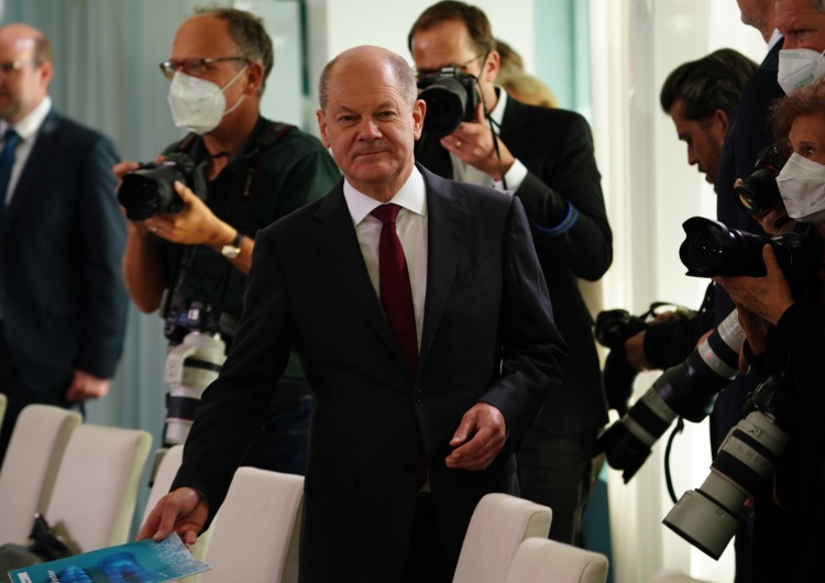 Kanclerz Olaf Scholz „Zdaje się tego nie rozumieć”. Niemiecki dziennik krytycznie o działaniach Scholza