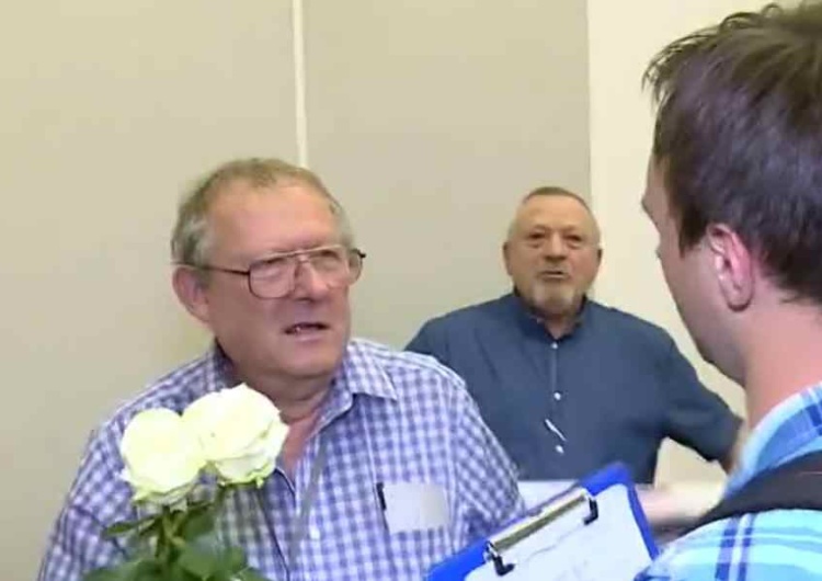 Działacze KOD Tak działacze KOD atakowali dziennikarzy. Skandaliczny wyrok [WIDEO]