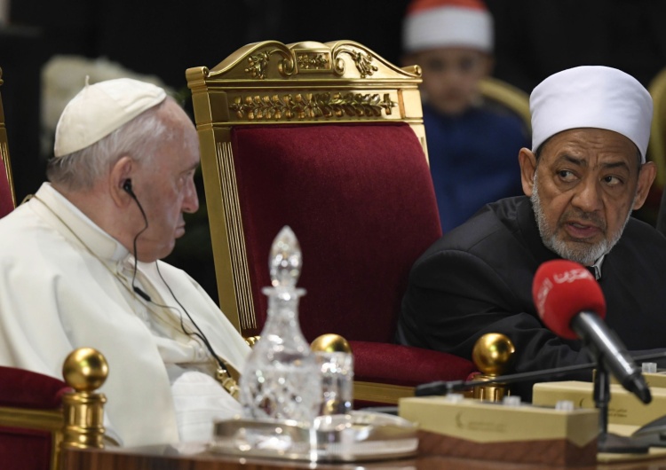 Papież Franciszek i wielki imam of al-Azhar Ahmed el Tayeb Papież do Muzułmańskiej Rady Starszych: Bóg jest źródłem pokoju