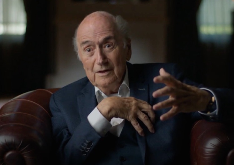 Sepp Blatter Były szef FIFA: Przyznanie Katarowi organizacji mundialu było błędem