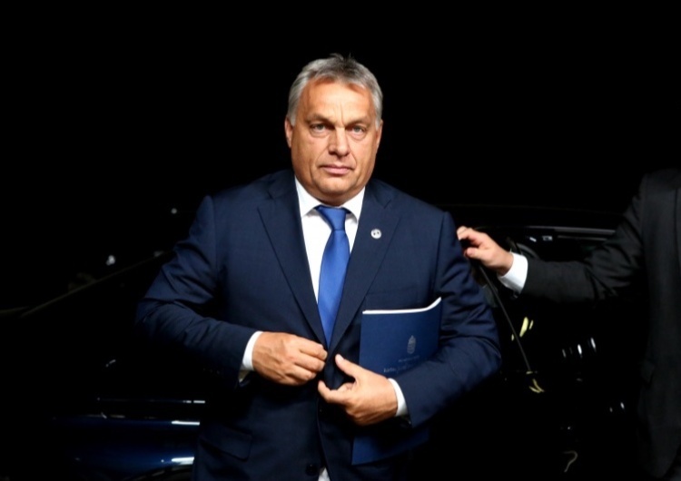 Rząd Viktora Orbana obiecuje zmiany Politico: Rząd Orbana wprowadzi zmiany w sądownictwie, aby odblokować środki unijne