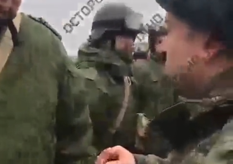  Katastrofalne morale rosyjskiej armii? Na nagraniu żołnierz bije oficera [VIDEO]