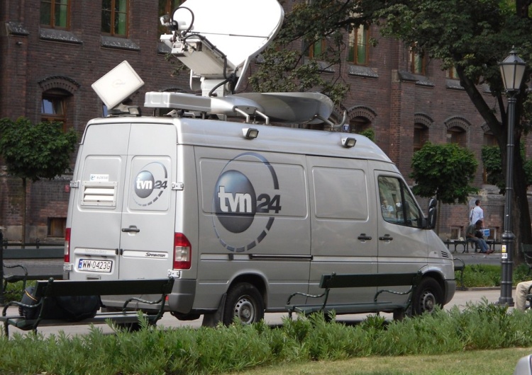 Wóz transmisyjny TVN24 TVN24 najchętniej oglądają emeryci