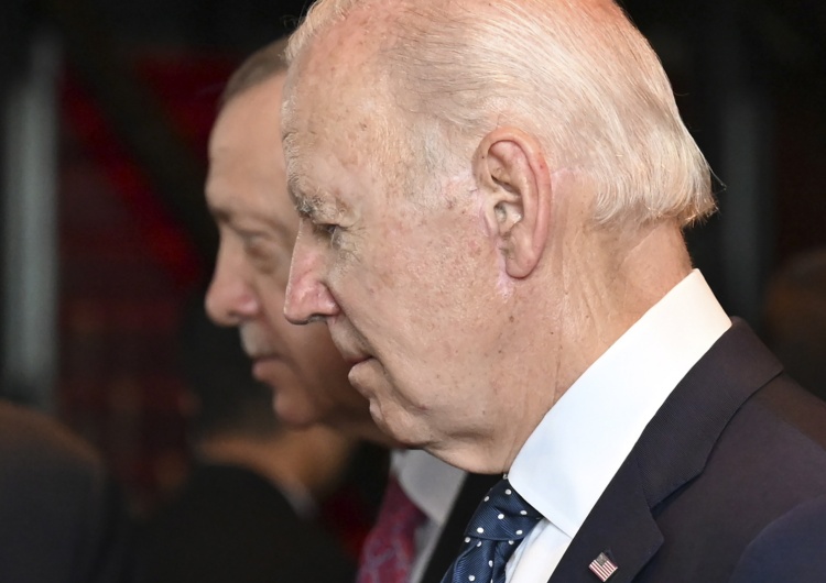 Joe Biden Eksplozja we wsi Przewodów. Media: Joe Biden przekazał, że wybuch wywołał pocisk ukraińskiej obrony