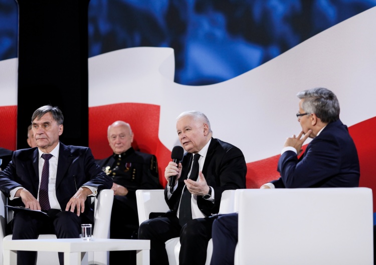 prezes PiS Jarosław Kaczyński w Gliwicach [najnowszy sondaż] Poparcie dla PiS w górę, traci KO i Polska 2050
