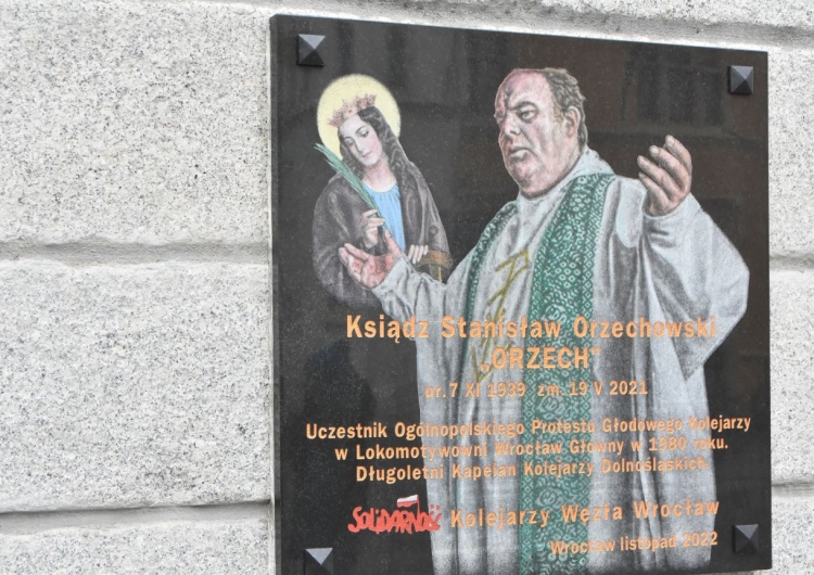 Święto Kolejarzy. We Wrocławiu odsłonięto tablicę poświęconą śp. ks. Orzechowskiemu