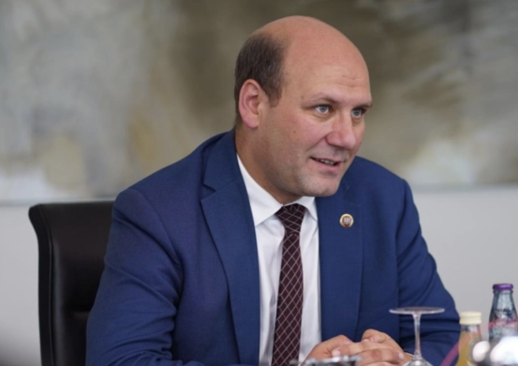Szymon Szynkowski vel Sęk Szynkowski vel Sęk: Nie możemy oddać walkowerem meczu o przyszłość UE