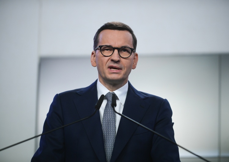 Premier Morawiecki  Morawiecki: Dzięki naprawie systemu finansów publicznych zmodernizujemy setki szpitali w Polsce