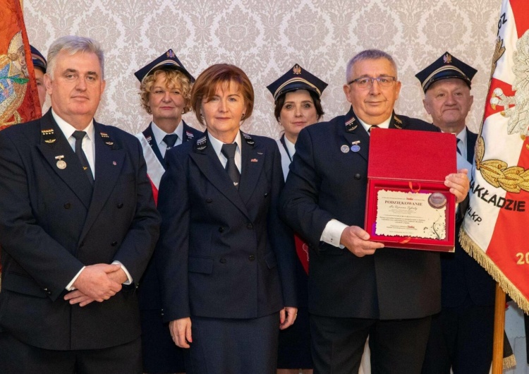  15. rocznica nadania i poświęcenia Sztandaru Organizacji Zakładowej NSZZ „Solidarność” przy Zakładzie Linii Kolejowych w Ostrowie Wlkp.