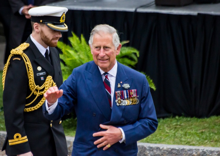 król Karol III Burza w Pałacu Buckingham. Król Karol III nie będzie milczał
