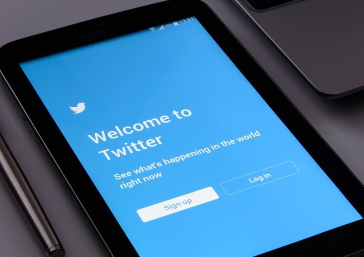 Była dziennikarka „The New York Times”: Twitter miał „tajne czarne listy”, aby ograniczać zasięgi
