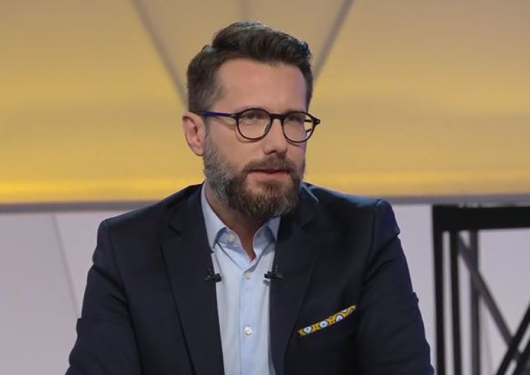 Radosław Fogiel „Tusk wylądował w łóżku z Putinem”. Gorąco na antenie Polsat News. Ostre spięcie Radosława Fogla z Marcinem Kierwińskim