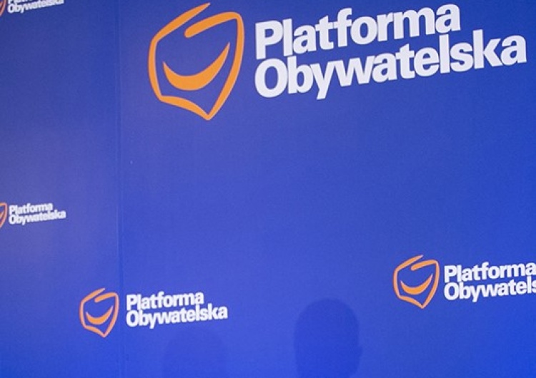 Karuzela z Blogerami. Grzegorz „GrzechG” Gołębiewski: Ponury rok platformy