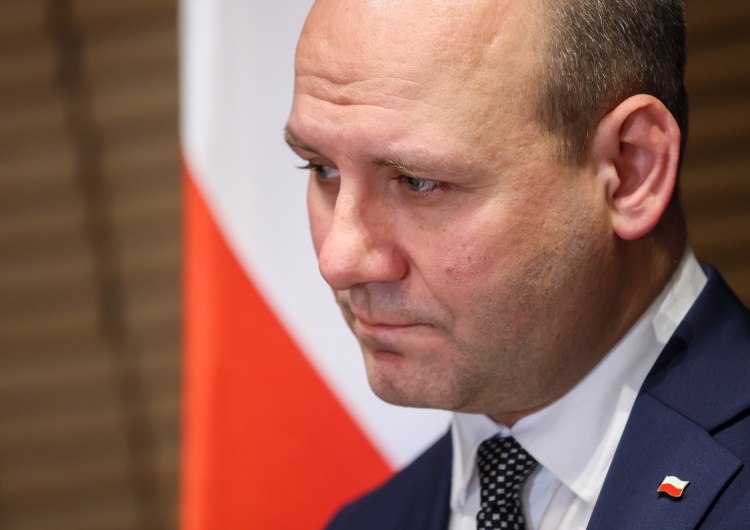 Minister ds. Unii Europejskiej Szymon Szynkowski vel Sęk Naczelny Sąd Administracyjny będzie rozstrzygał sprawy dyscyplinarne sędziów. Szynkowski vel Sęk zdradza szczegóły nowelizacji ustawy o SN