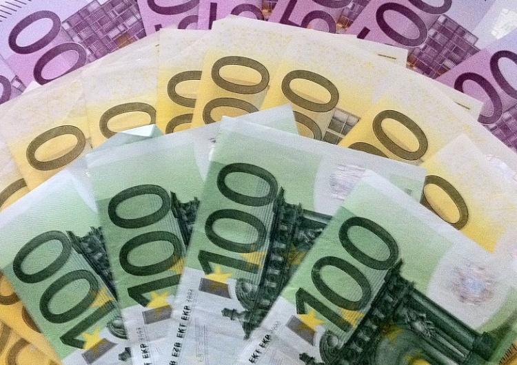 euro Grecka lewica usiłuje „przypiąć” podejrzaną o korupcję socjalistyczną wiceprzewodniczącą PE Evę Kaili… prawicy
