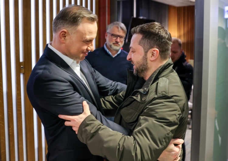 Andrzej Duda i Wołodymyr Zełenski Wołodymyr Zełenski spotkał się z Andrzejem Dudą. Opublikowano nagranie