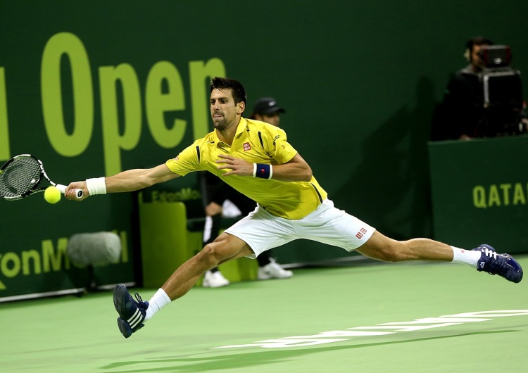 Novak Djokovic Novak Djokovic rok temu został deportowany z Australii. Teraz jedzie po wielkoszlemowy tytuł