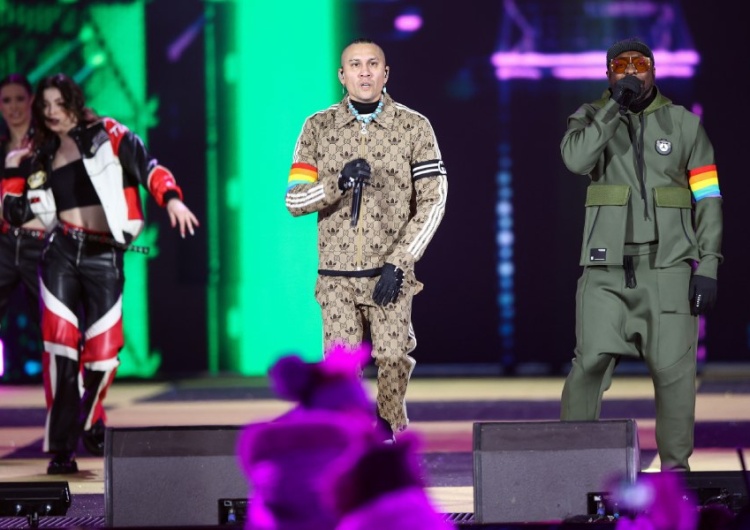 Występ zespołu Black Eyed Peas podczas koncertu pt.