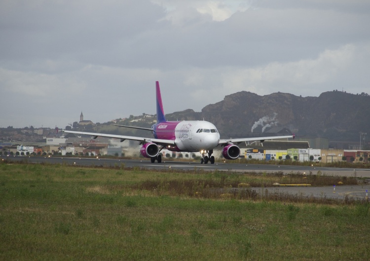 Samolot linii WizzAir Pasażerowie Wizz Air zakłócali lot. Interweniowali funkcjonariusze